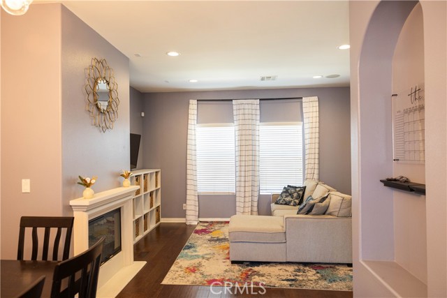 Detail Gallery Image 5 of 33 For 621 E 223rd St #C,  Carson,  CA 90745 - 3 Beds | 2/1 Baths