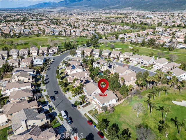 Detail Gallery Image 2 of 49 For 16498 Medinah, Fontana,  CA 92336 - 4 Beds | 2/1 Baths