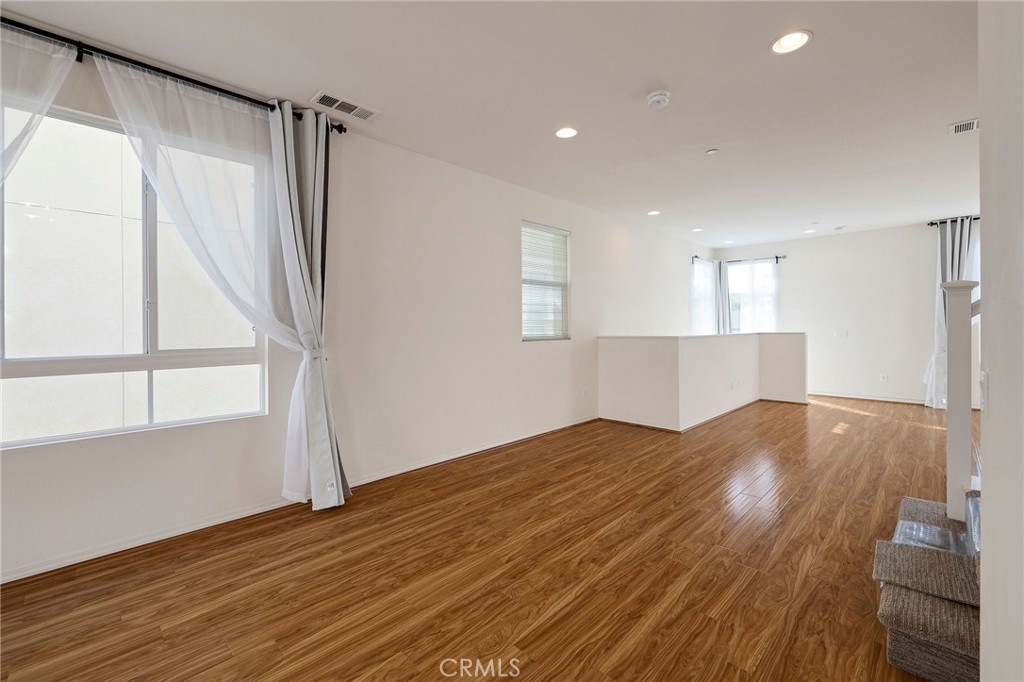 MLS #SB25248121 image #8