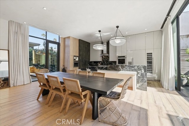 Detail Gallery Image 7 of 62 For 750 California Ave, Venice,  CA 90291 - 4 Beds | 4 Baths