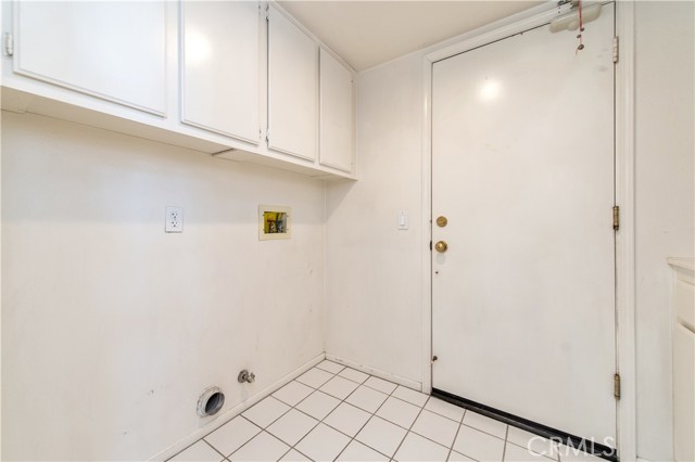 1024 S. Hanlon Way, Anaheim Hills CA: https://media.crmls.org/medias/f65f4afa-1c38-4726-bf90-19994700c6f9.jpg