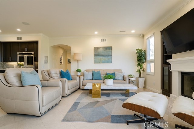 6471 Morningside Drive, Huntington Beach CA: https://media.crmls.org/medias/f65f633a-6b9d-495d-9da8-600e033108d6.jpg