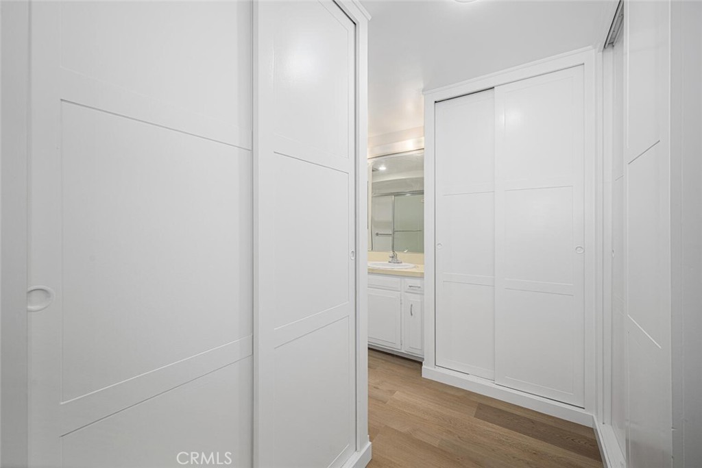 https://media.crmls.org/medias/f66025ba-e849-4635-ae32-a567e8702ab2.jpg?preset=X-Large