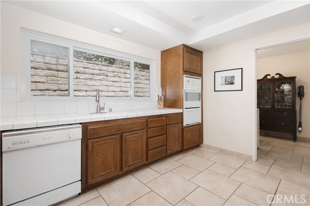 10200 Bothwell Road, Northridge CA: https://media.crmls.org/medias/f6604b45-17e9-4d47-a106-498815b66d19.jpg
