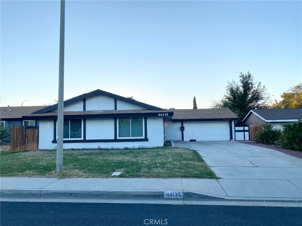 44135 Gingham Avenue