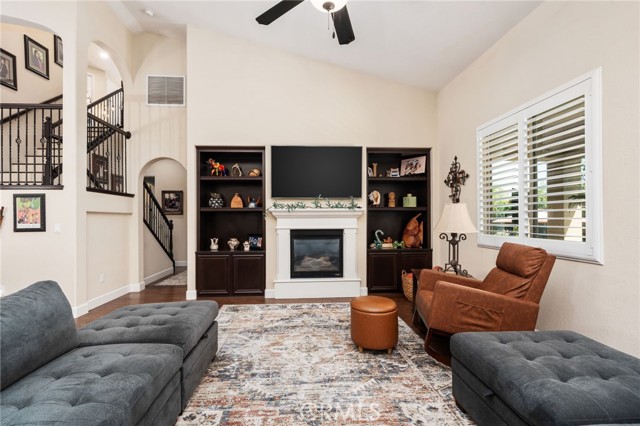 3236 Ashcroft Avenue, Clovis CA: https://media.crmls.org/medias/f660ad89-f3db-48b4-9278-cd814d4c1a39.jpg