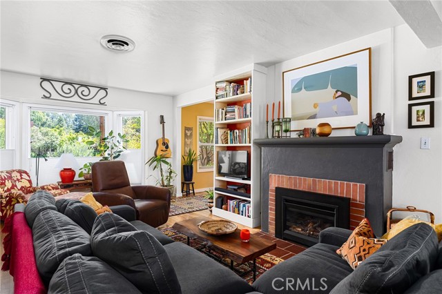 466 E 2nd Avenue, Chico CA: https://media.crmls.org/medias/f66140fe-1ff8-4ebe-9a3b-dc444d4fdae4.jpg