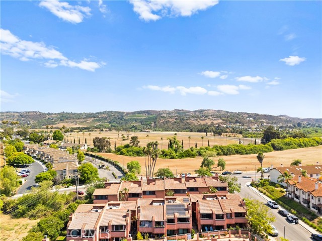 32078 Del Cielo Oeste, Bonsall CA: https://media.crmls.org/medias/f661aa1c-e6ea-4f0c-a42a-4cc4a56aa360.jpg