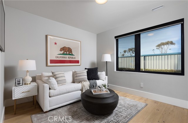 502 W Balboa Boulevard, Newport Beach CA: https://media.crmls.org/medias/f6627825-5543-418d-a12e-2c42e30cd7a3.jpg