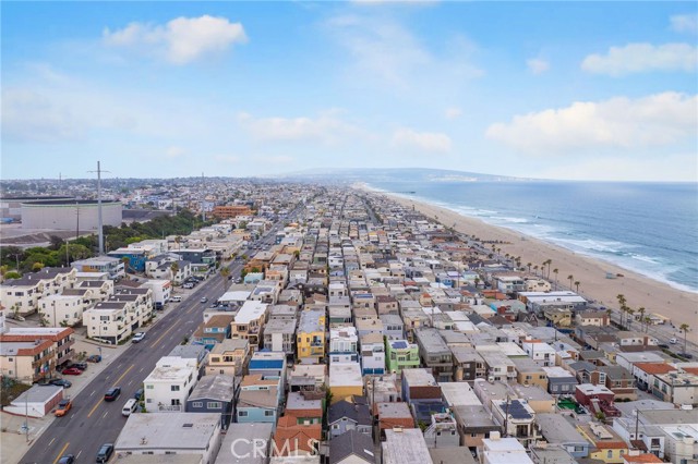 217 43rd Street, Manhattan Beach CA: https://media.crmls.org/medias/f6637a38-bc0a-4b3f-9b15-642c179ae46e.jpg