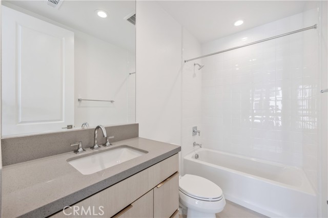 169 Creation, Irvine CA: https://media.crmls.org/medias/f663c384-216e-4b4e-9d1b-f34afa7f738c.jpg