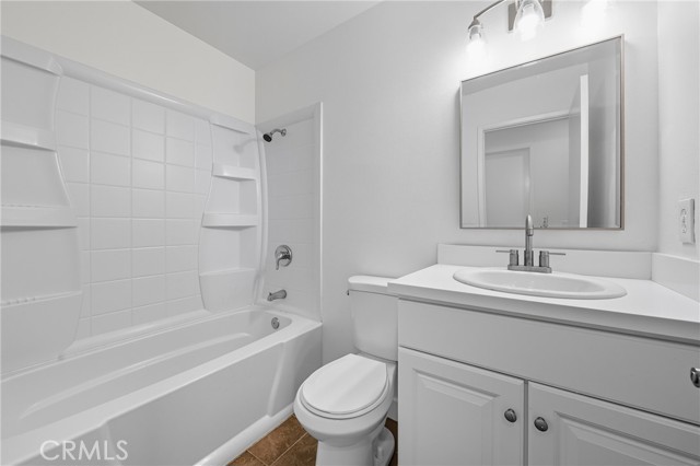 Detail Gallery Image 15 of 23 For 18061 Freshwater Cir, Huntington Beach,  CA 92648 - 3 Beds | 2 Baths