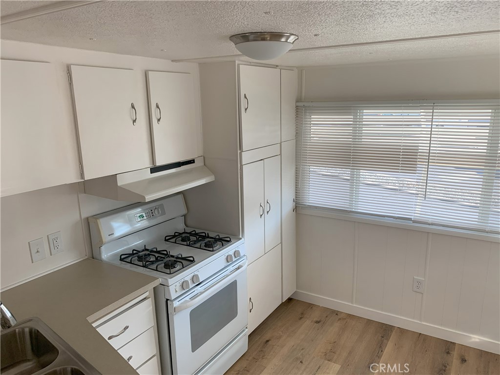 MLS #OC25220939 image #7