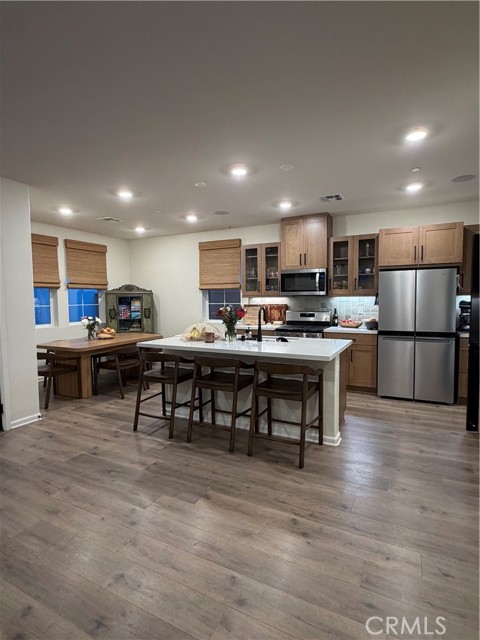 Detail Gallery Image 3 of 12 For 4029 Summer, Corona,  CA 92883 - 4 Beds | 3 Baths