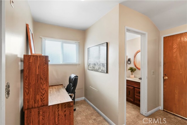 7546 Bluebell Avenue, North Hollywood CA: https://media.crmls.org/medias/f666529e-8741-45b7-9a52-a1c0541679db.jpg