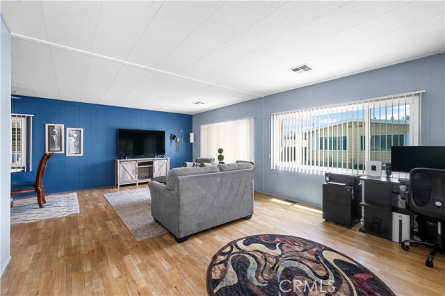 1400 S Sunkist Street, Anaheim CA: https://media.crmls.org/medias/f6670e55-615c-4e90-8389-3baad6bd4e1e.jpg