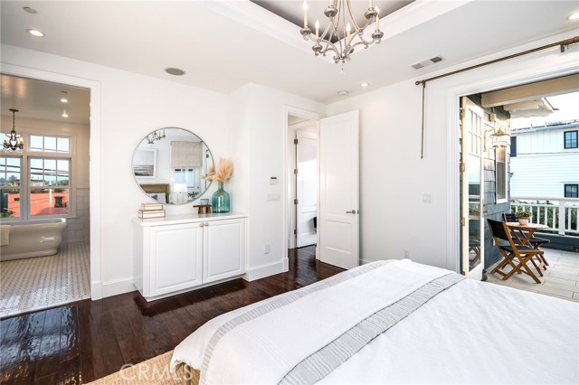 501 6th Place, Manhattan Beach, California 90266, 4 Bedrooms Bedrooms, ,2 BathroomsBathrooms,Residential,Sold,6th,SB23176896