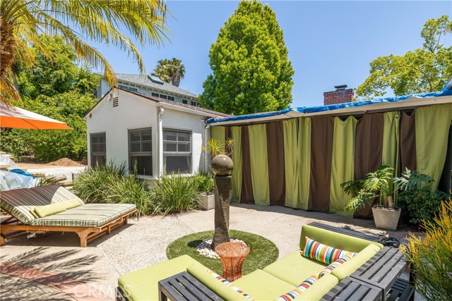 Detail Gallery Image 27 of 33 For 1701 Pier Ave, Santa Monica,  CA 90405 - 4 Beds | 2/1 Baths