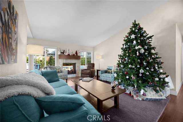 Detail Gallery Image 11 of 23 For 4822 Wisteria Dr, Yorba Linda,  CA 92886 - 4 Beds | 2 Baths