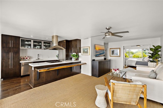 21702 Ocean Vista Drive, Laguna Beach CA: https://media.crmls.org/medias/f667c4e6-8e5c-49c1-8aba-84f091d02b57.jpg