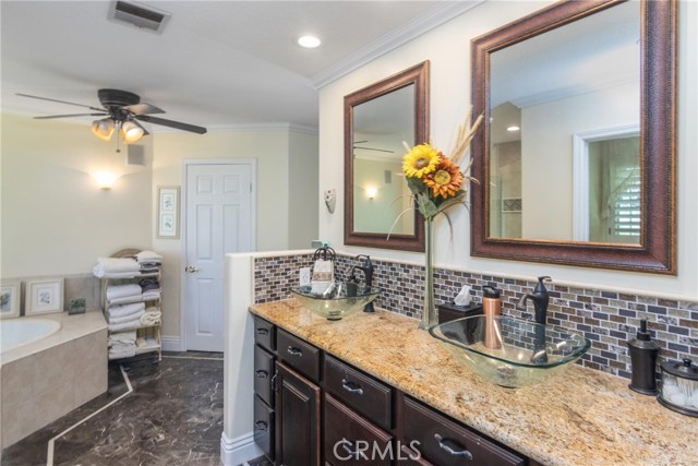 Detail Gallery Image 14 of 29 For 13542 Ashbrook Ln, Moorpark,  CA 93021 - 4 Beds | 3/1 Baths