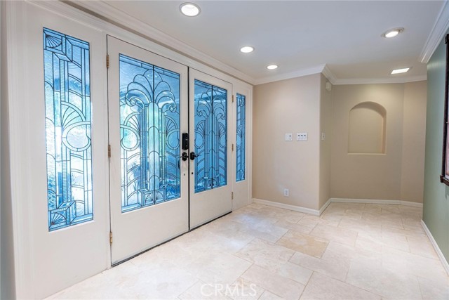 24208 Heritage Lane, Newhall CA: https://media.crmls.org/medias/f667f3f9-7d5a-4820-892e-c0f52a5736d0.jpg