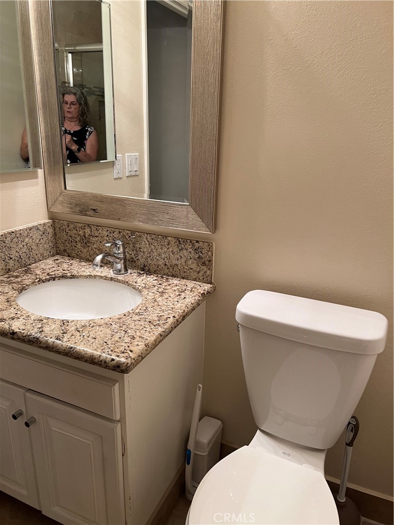 https://media.crmls.org/medias/f667f74a-83ad-4095-931d-2b73555308e2.jpg?preset=X-Large