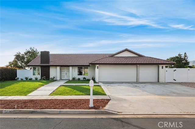 1563 Gary Lane, Redlands CA: https://media.crmls.org/medias/f667fad5-5719-425b-a240-c8144f496515.jpg