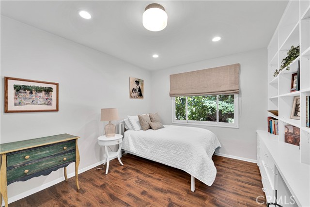 Detail Gallery Image 33 of 59 For 18090 Karen Dr, Encino,  CA 91316 - 4 Beds | 2/1 Baths