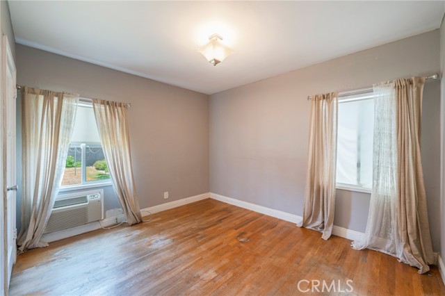 Image 9 of 30 For 5532 Pearce Avenue