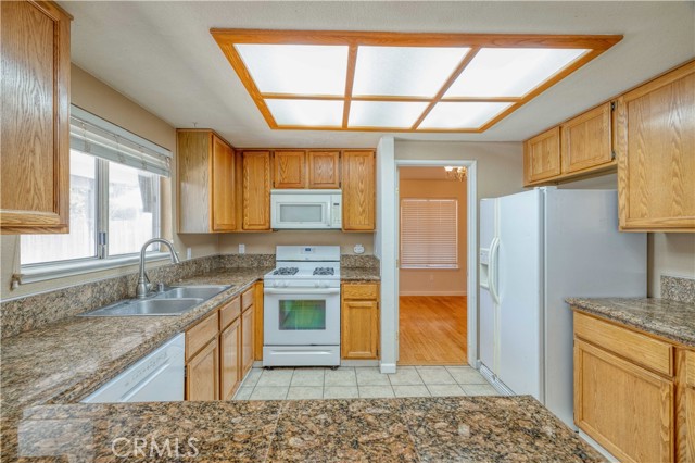 Detail Gallery Image 13 of 36 For 8259 Westport Cir, Sacramento,  CA 95828 - 3 Beds | 2/1 Baths