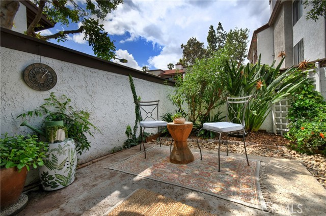 Detail Gallery Image 12 of 64 For 6265 Canoga #53,  Woodland Hills,  CA 91367 - 2 Beds | 2/1 Baths