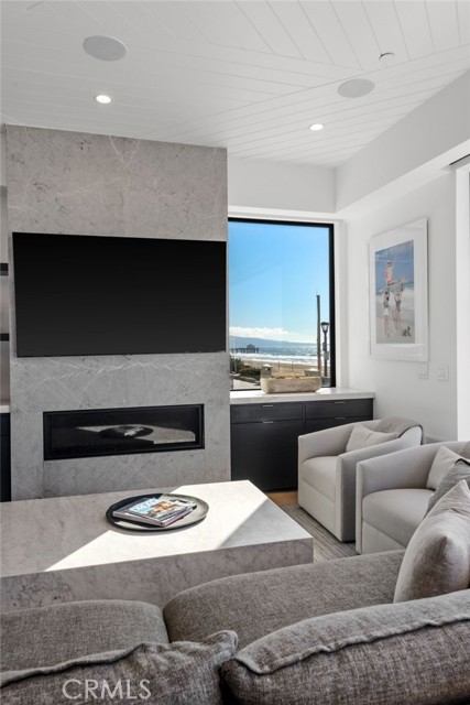 Detail Gallery Image 34 of 53 For 2200 the Strand a,  Manhattan Beach,  CA 90266 - 2 Beds | 2 Baths