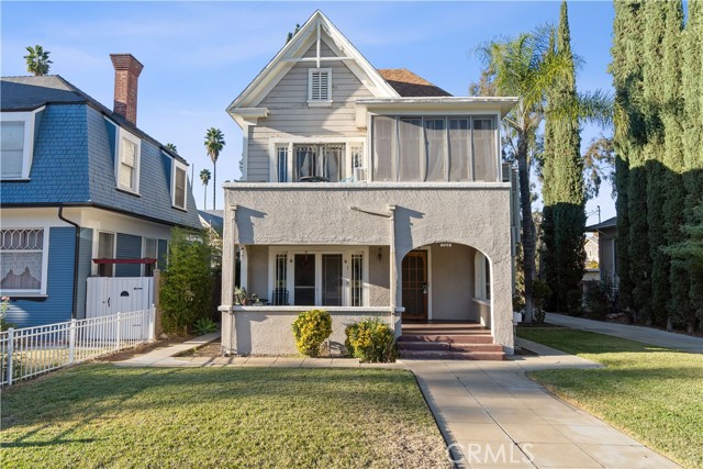 Detail Gallery Image 1 of 12 For 120 W Olive Ave #3,  Redlands,  CA 92373 - 1 Beds | 1 Baths