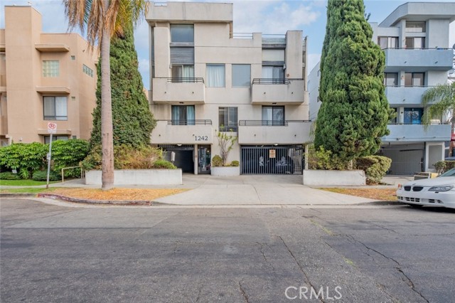 Detail Gallery Image 20 of 27 For 1242 S Holt Ave #104,  Los Angeles,  CA 90035 - 2 Beds | 2/1 Baths