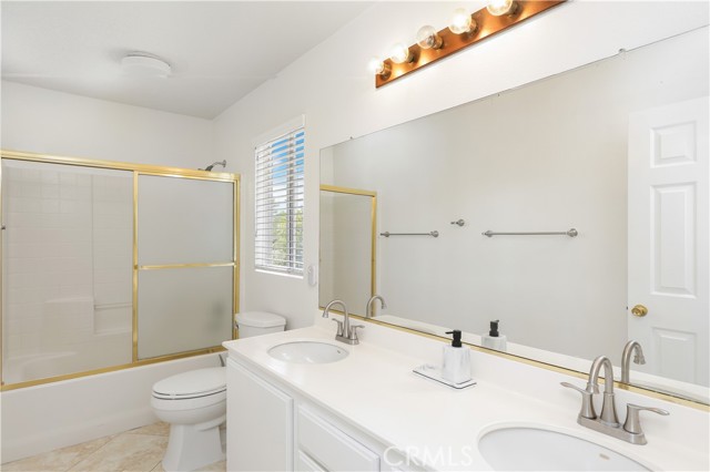 43 Declaration Place, Irvine CA: https://media.crmls.org/medias/f66ba943-ea95-4adf-92b0-437805009452.jpg