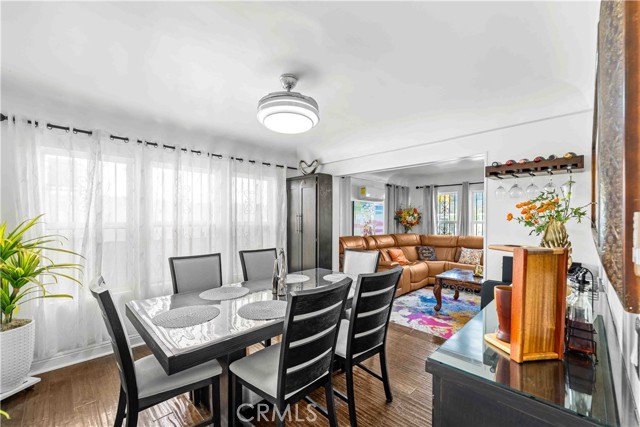 Detail Gallery Image 11 of 36 For 512 W 41st Pl, Los Angeles,  CA 90037 - 4 Beds | 2 Baths