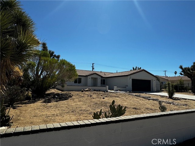 Detail Gallery Image 1 of 18 For 7341 Barberry Ave, Yucca Valley,  CA 92284 - 3 Beds | 2 Baths