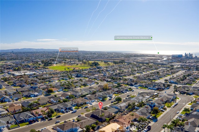 21131 Greenboro Lane, Huntington Beach CA: https://media.crmls.org/medias/f66c4b59-e449-4767-acc3-29268e4b0f2c.jpg