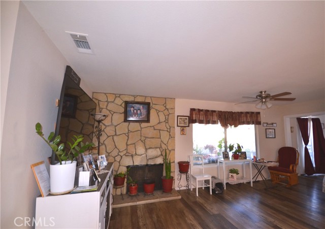 Detail Gallery Image 8 of 26 For 27958 Foxfire St, Menifee,  CA 92586 - 2 Beds | 2 Baths