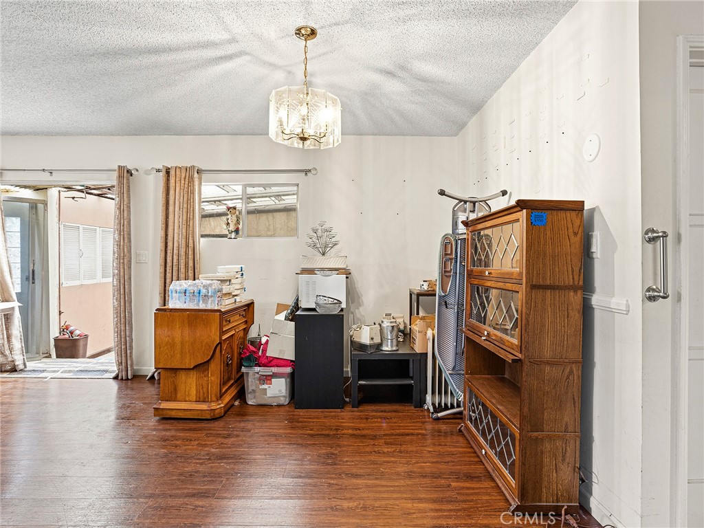 https://media.crmls.org/medias/f66c6257-053f-474f-af69-aba46fb1f278.jpg?preset=X-Large
