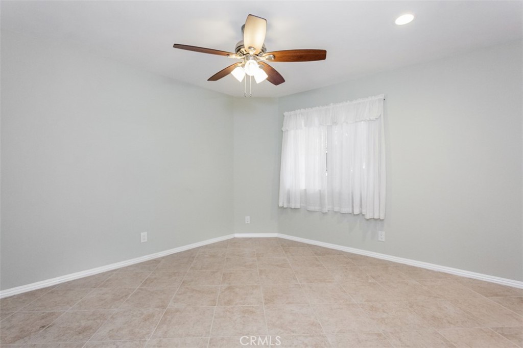 MLS #OC25257301 image #9