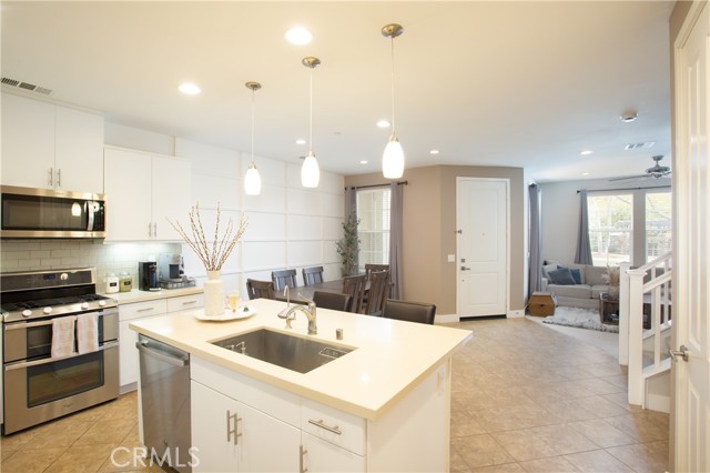 Detail Gallery Image 7 of 28 For 16 Fenix St, Rancho Mission Viejo,  CA 92694 - 3 Beds | 2/1 Baths