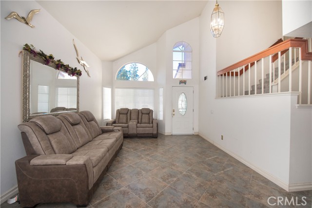 Detail Gallery Image 7 of 38 For 1741 Mojave View Cir, Corona,  CA 92882 - 3 Beds | 2/1 Baths