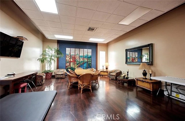 Detail Gallery Image 32 of 41 For 4095 Fruit St #328,  La Verne,  CA 91750 - 2 Beds | 2 Baths