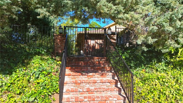Detail Gallery Image 2 of 54 For 23421 Aetna St, Woodland Hills,  CA 91367 - 3 Beds | 2/1 Baths