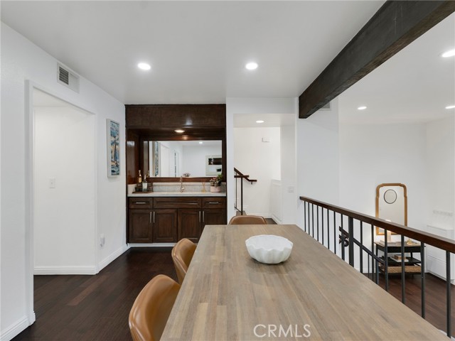 Detail Gallery Image 2 of 27 For 11806 Moorpark #C,  Studio City,  CA 91604 - 4 Beds | 3 Baths