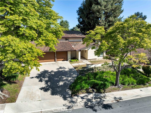 3944 Corte Cancion, Thousand Oaks CA: https://media.crmls.org/medias/f66ee2ff-acbc-4060-81ed-6af99efd58a4.jpg