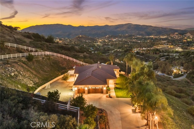 Detail Gallery Image 3 of 60 For 40055 Valle Vista, Murrieta,  CA 92562 - 4 Beds | 4 Baths