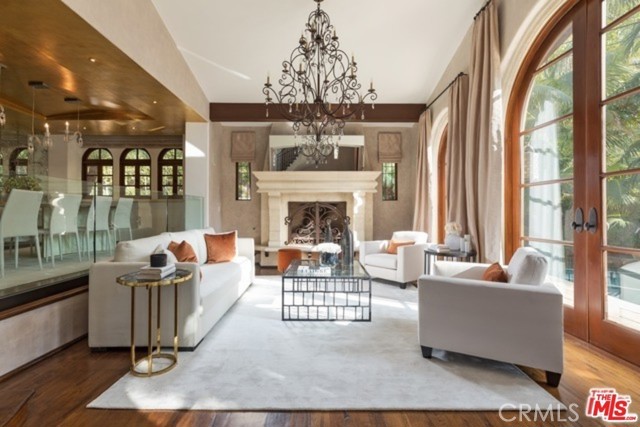 Detail Gallery Image 4 of 29 For 746 Norway Ln, Los Angeles,  CA 90049 - 5 Beds | 6 Baths